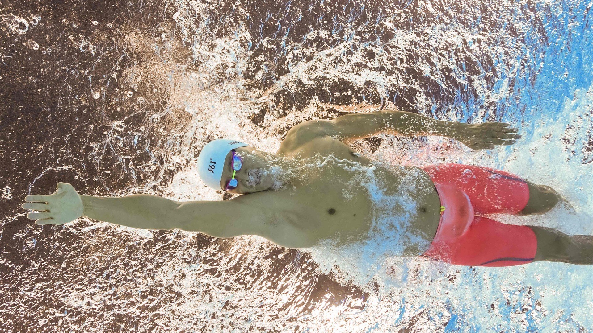 米兰体育网页版(官方}-C罗挑战纪录片拍摄展现幕后真实一面，c罗足球纪录片