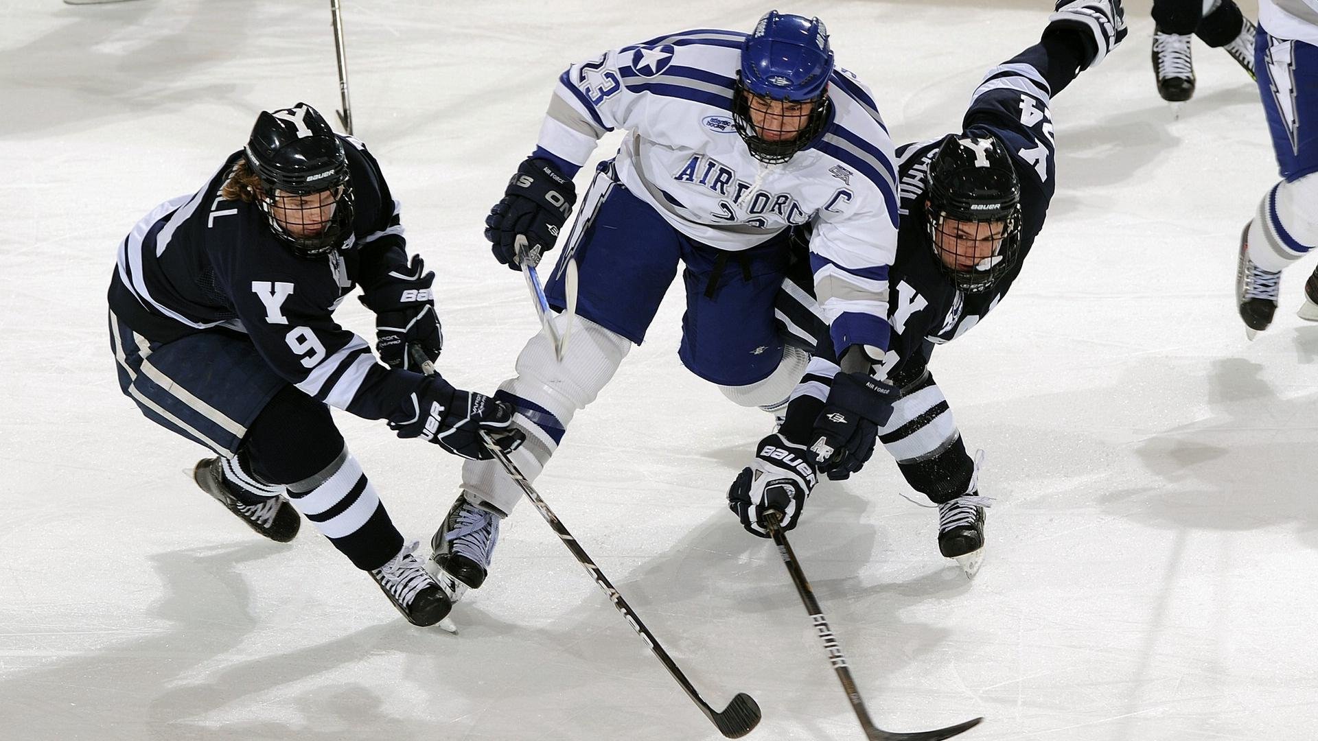 2026年世界举重锦标赛女子59公斤级：中国选手打破三项世界纪录